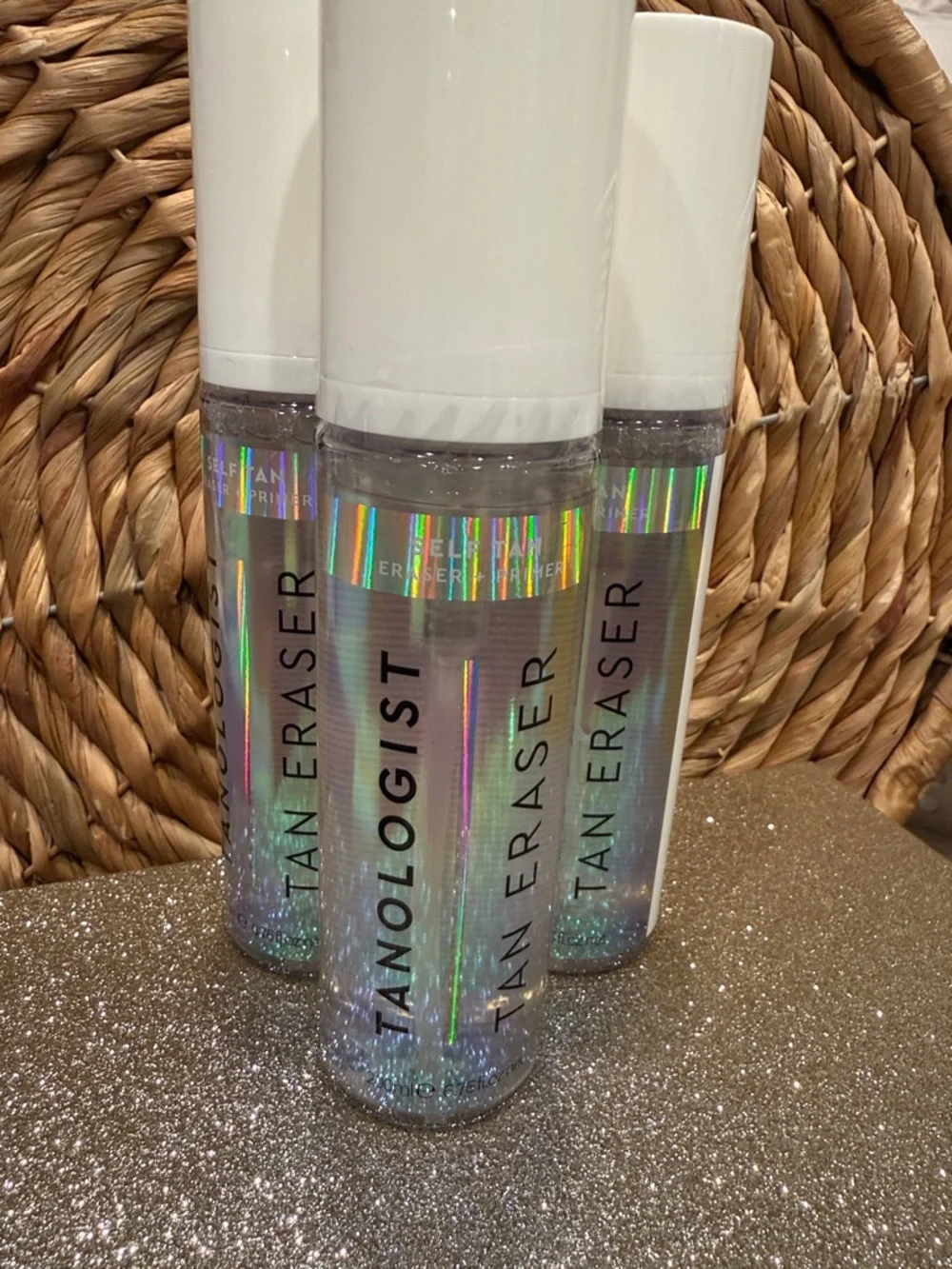 *NEW 6.76 oz* Tanologist Tan Eraser - Clear Foaming Cleanser (White)